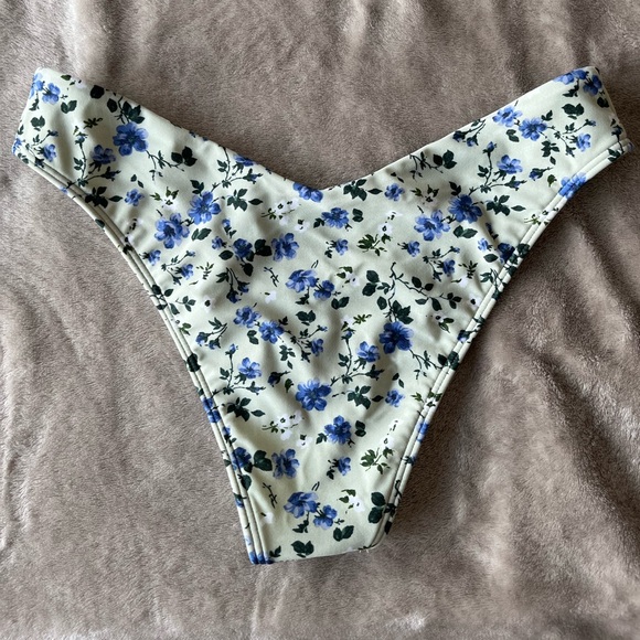 Size S bikini - Picture 2 of 3
